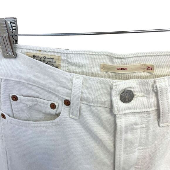 Levi’s Wedgie Jeans - Picture 6 of 6